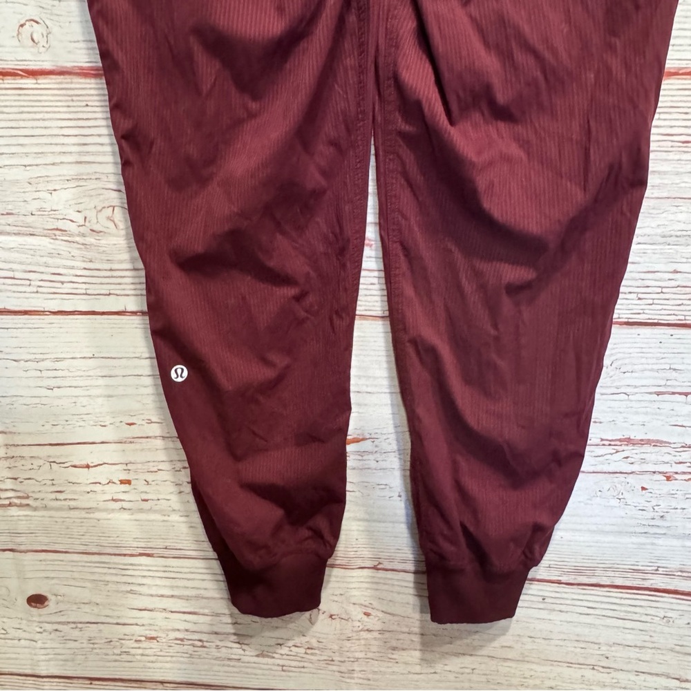 Lululemon Dance Studio Mid-Rise Jogger in Red Merlot Sz 6 - Picture 11 of 13